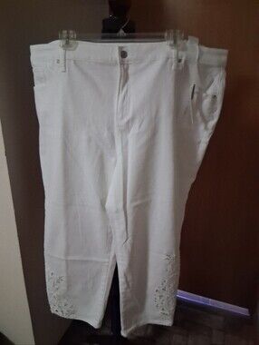 Chico White Cropped Pants Plus Size